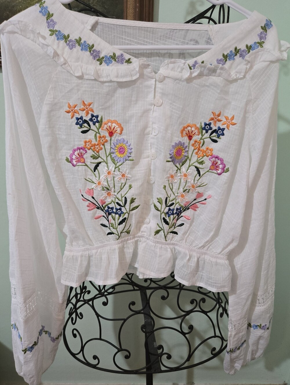 Floral Embroidered Blouse Top Women's S lightweight cottagecore